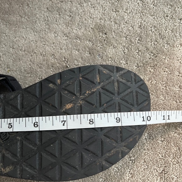 Black Teva Flatform Universal Sandals 🖤 - Picture 7 of 15